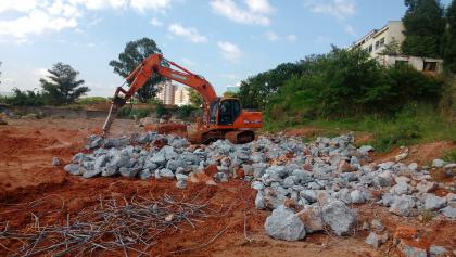 DEMOLIÇÃO DE CONCRETO ARMADO