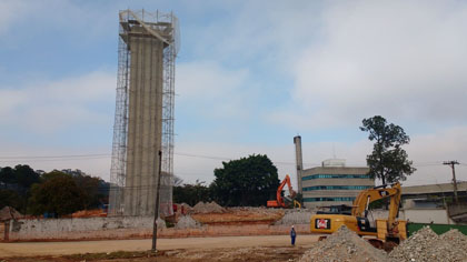 DEMOLIÇÃO E TERRAPLANAGEM